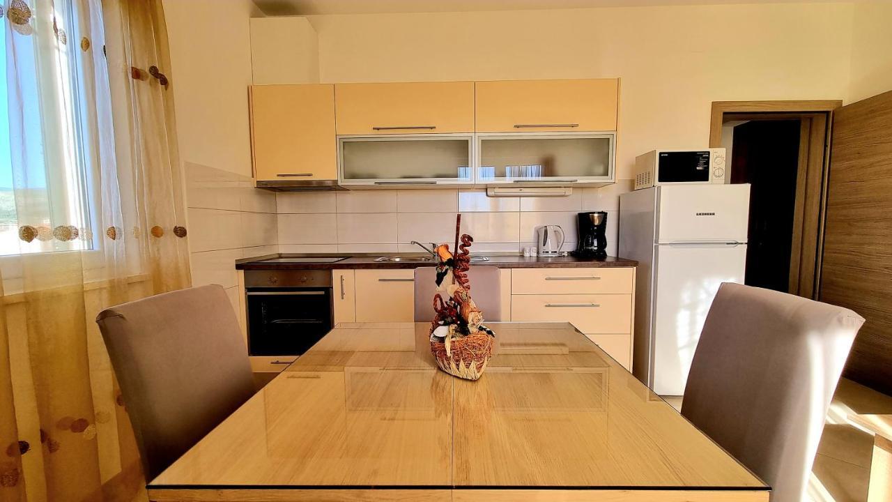 Apartments Bava Трогір Екстер'єр фото