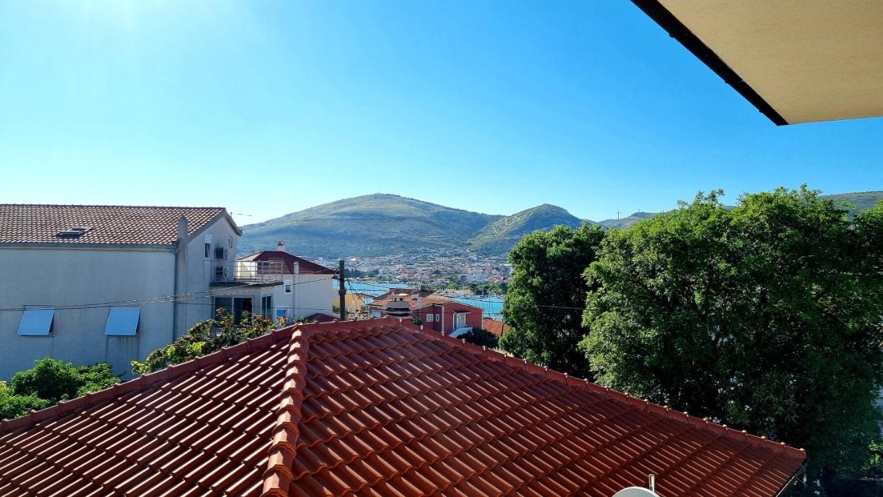 Apartments Bava Трогір Екстер'єр фото