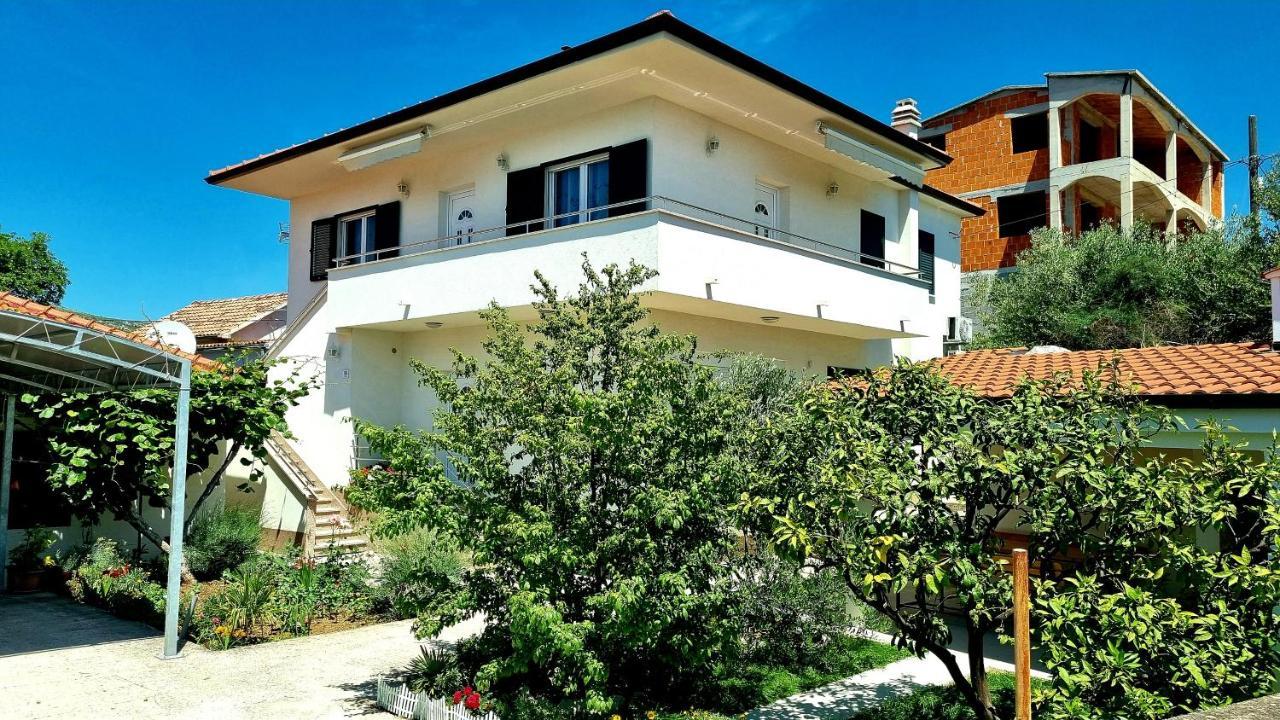Apartments Bava Трогір Екстер'єр фото
