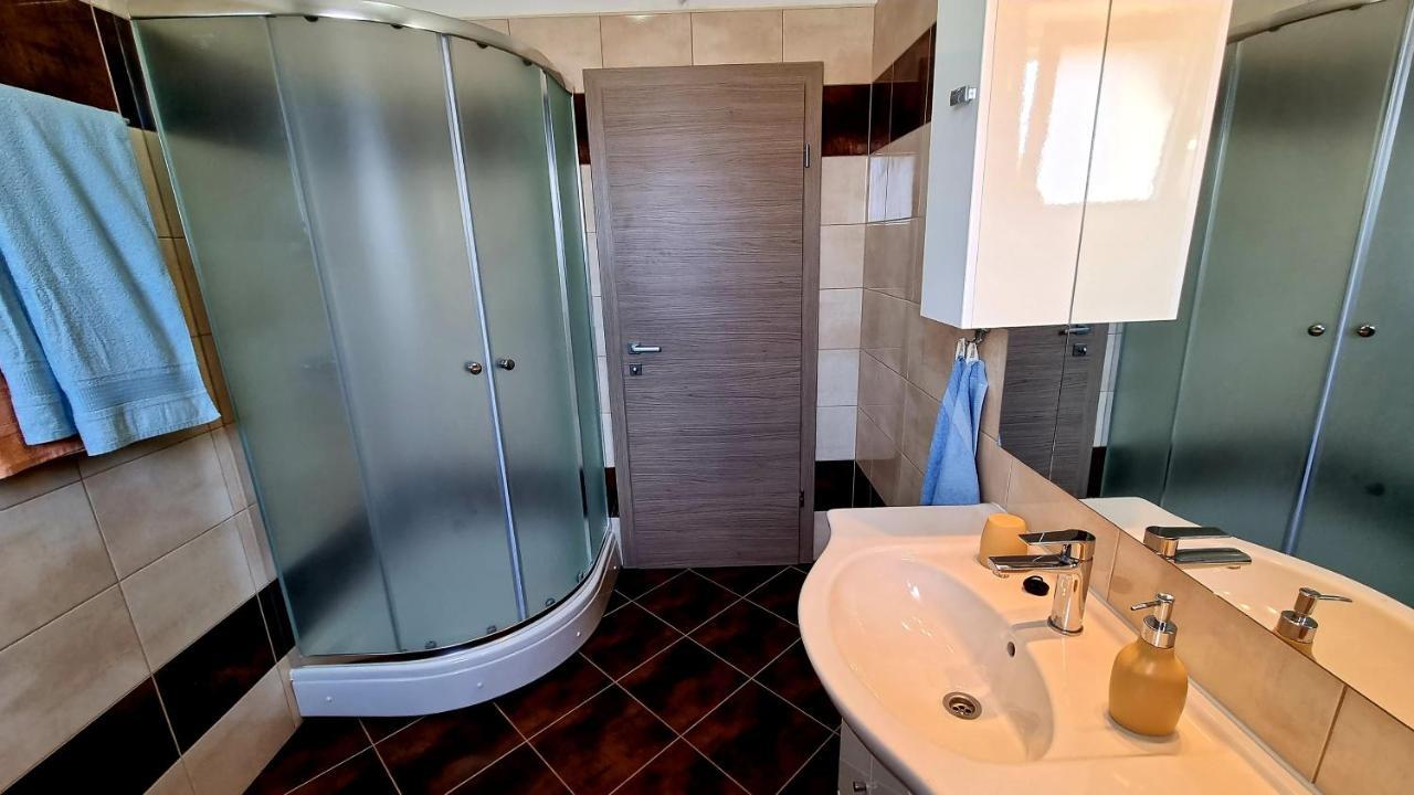 Apartments Bava Трогір Екстер'єр фото