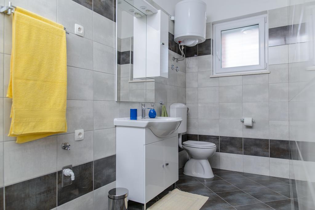 Apartments Bava Трогір Екстер'єр фото